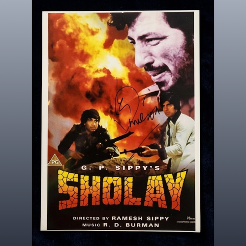 5 في 7 مشهد دراجة نارية من فيلم شولاي موقعة من أميتاب باتشان