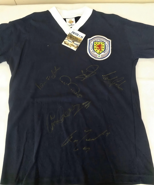 Signed Steven Gerrard Rangers Shirt from His Manager Era Perfect for Fans