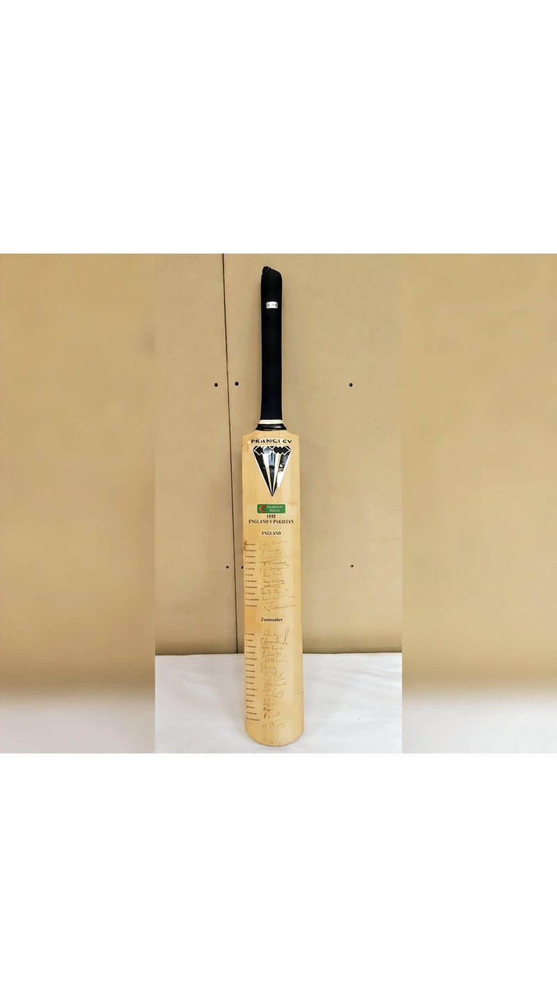 England vs Zimbabwe 2003 Test Series Signed Full Sized Cricket Bat Collectible